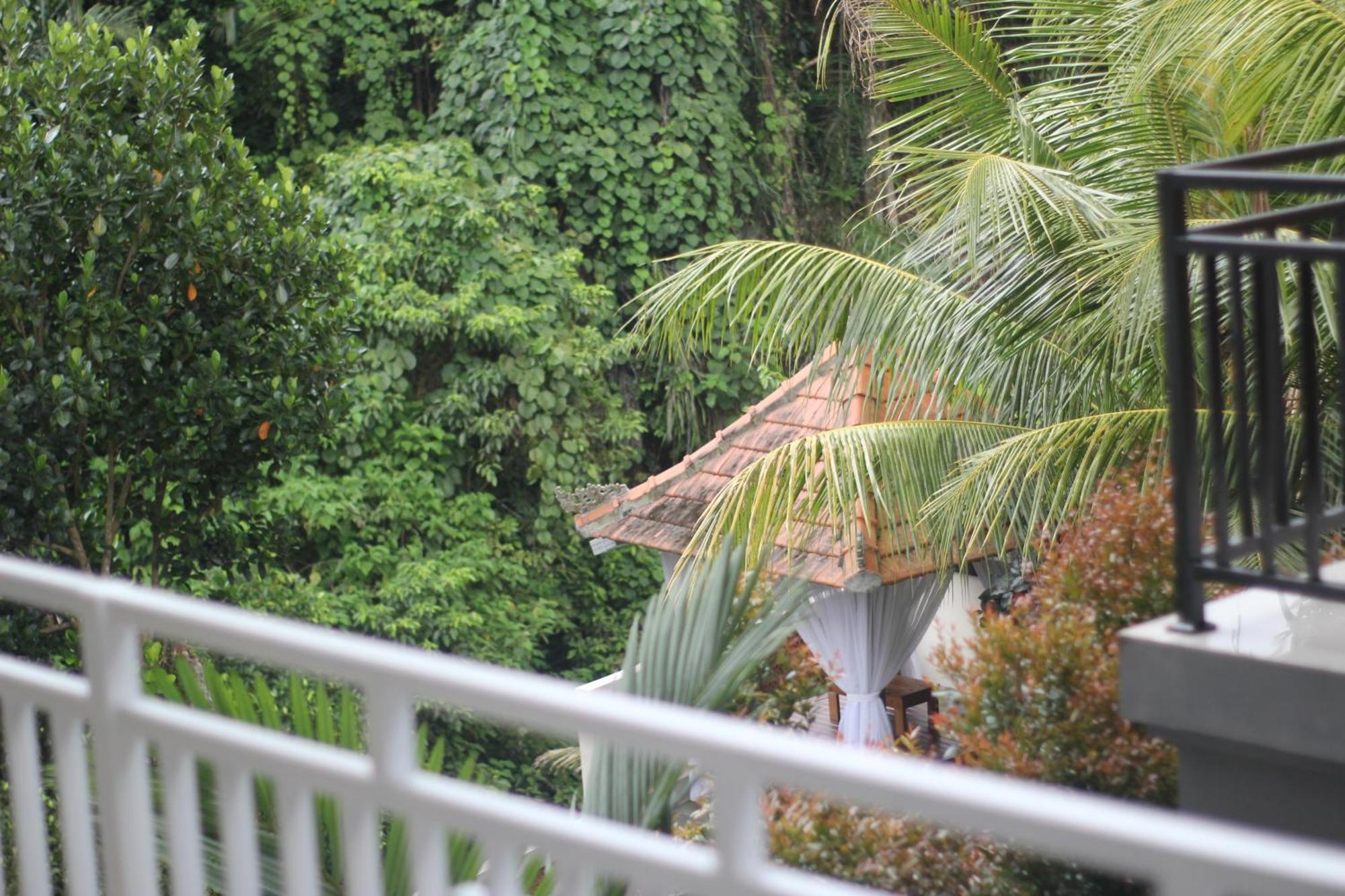 Hanaka Riverside Ubud Esterno foto